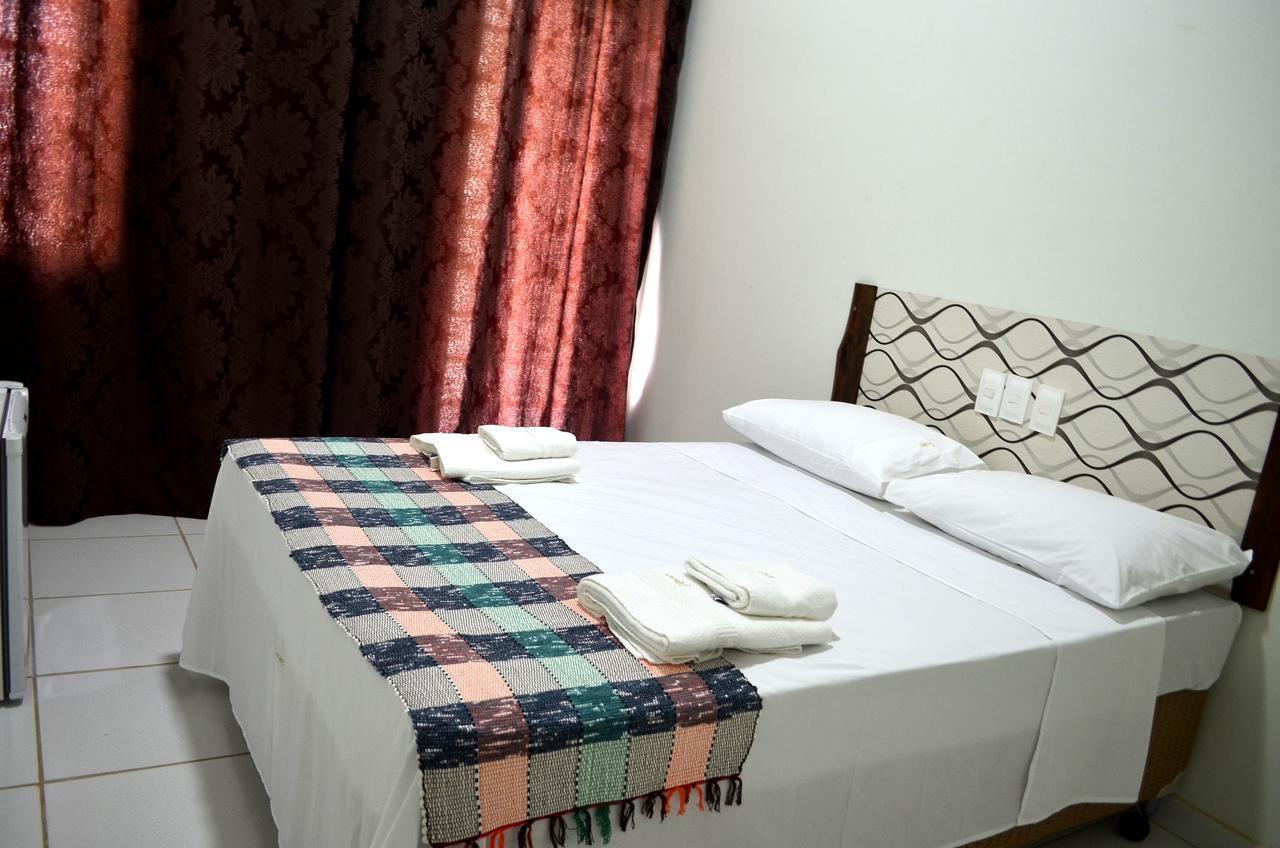 Canoas Hotel Poconé Kültér fotó